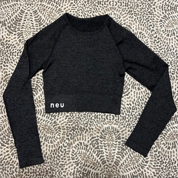 neu apparel long sleeve seamless crop - Picture 4 of 4